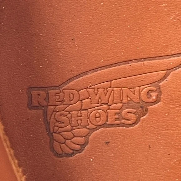 Red Wing Heritage Sheldon Black Leather Boots with Timeless Design - Picture 9 of 11